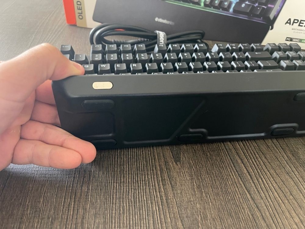 SteelSeries Apex Pro Review: Εμφάνιση, λειτουργικότητα και παραμετροποίηση SteelSeries Apex Pro Review: Εμφάνιση, λειτουργικότητα και παραμετροποίηση